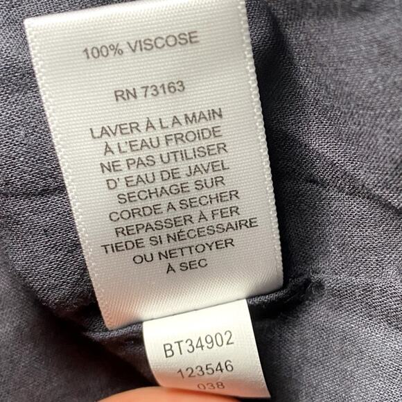 Beautiful Flowy Floral Dress - NWT - Size Medium - Picture 10 of 10